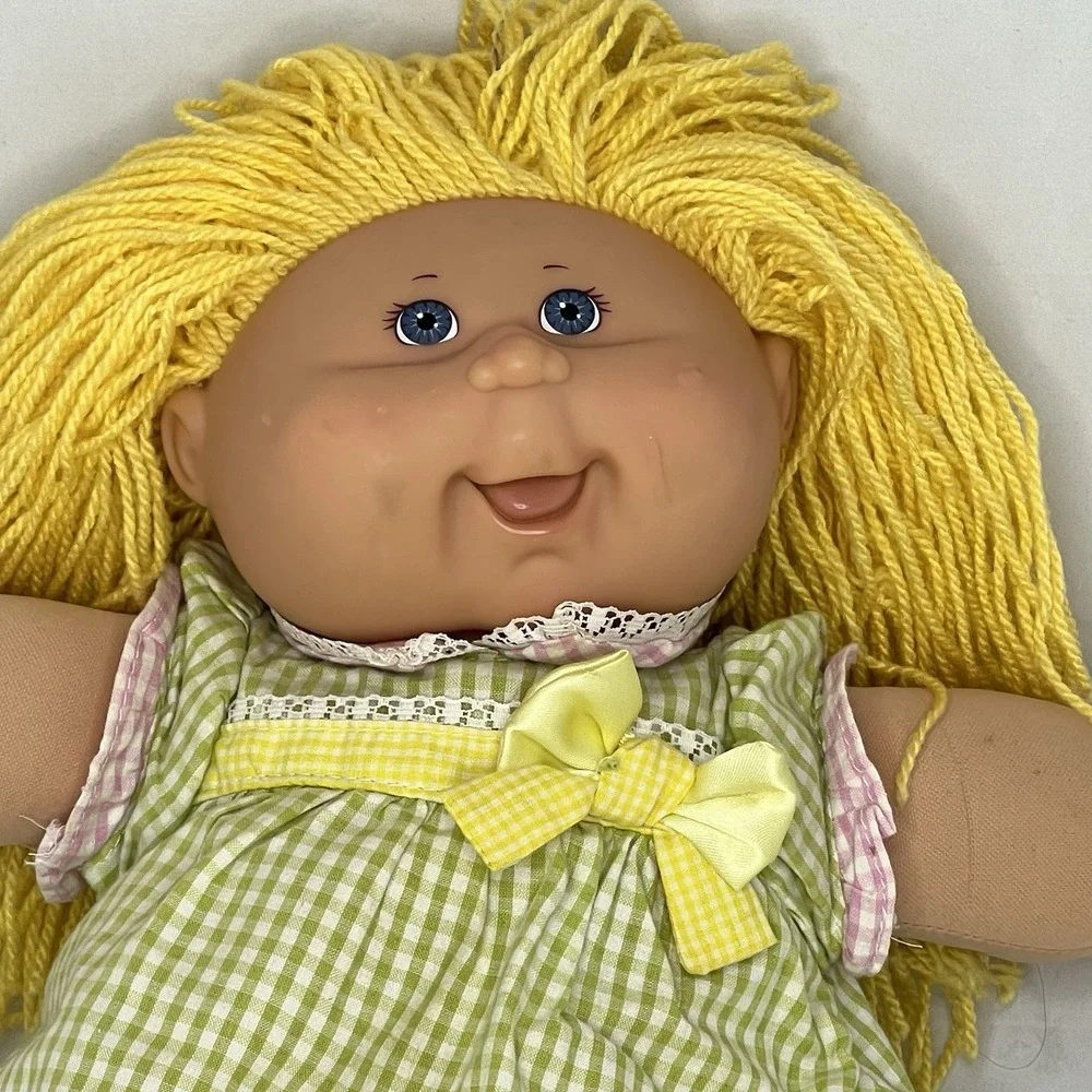 Cabbage‎ Patch Kids Doll 2004 Xavier Roberts Signed Blonde Yarn Hair Green Dress